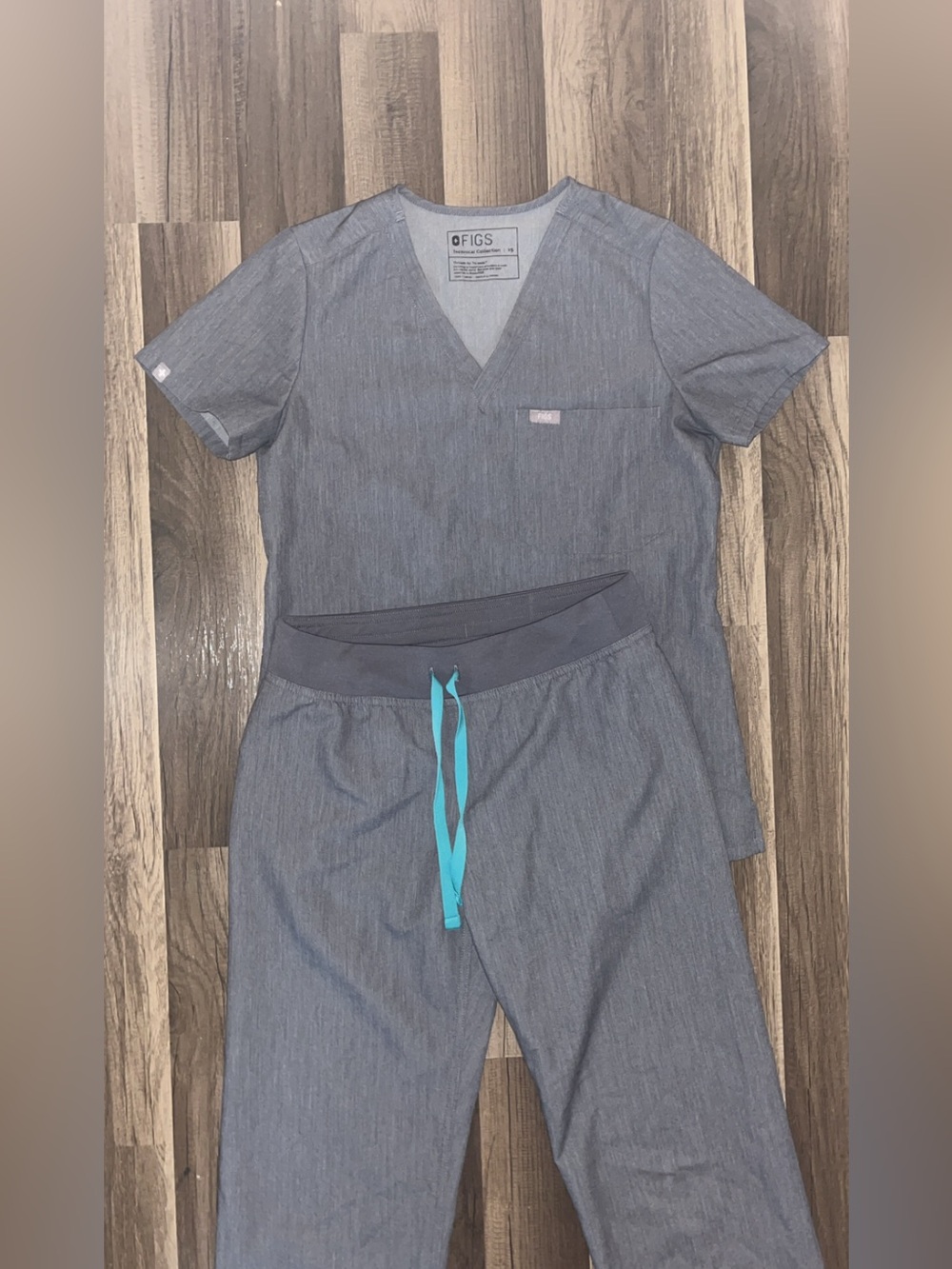 Figs matching set gray and blue straight leg pants XS tall , top XS women’s - Picture 2 of 4